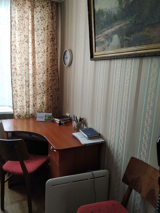 Здам кімнату для однієї дівчини м. Печерська, Палац України 12 хв. пішки