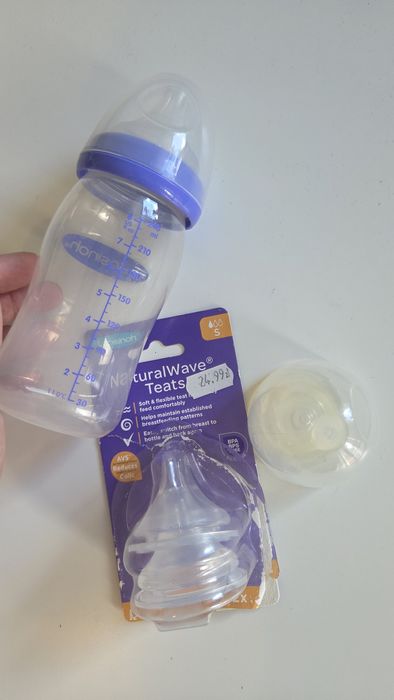 Butelka Lansinoh 240 ml używana + nowe smoczki