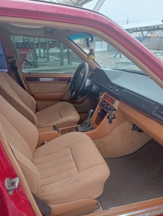 Продаю свій Мерседес 124