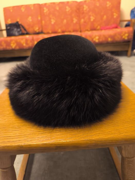 Czapka z obszycie czarnego lisa