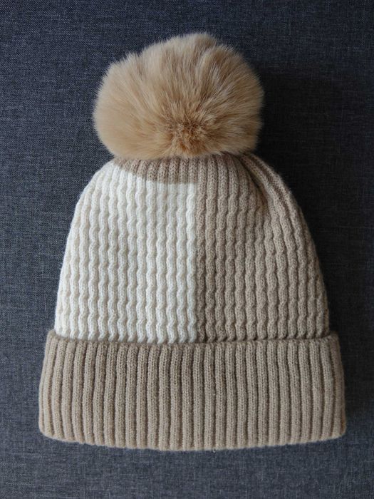 Czapka zimowa z pomponem