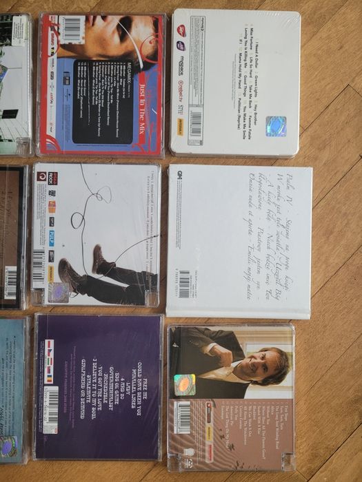 Płyty CD zafoliowane nieużywane