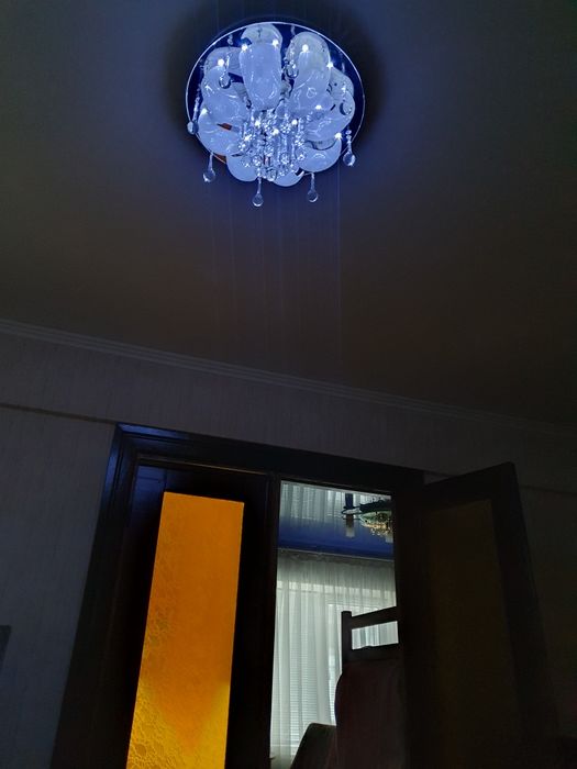 Квартира три кімнати