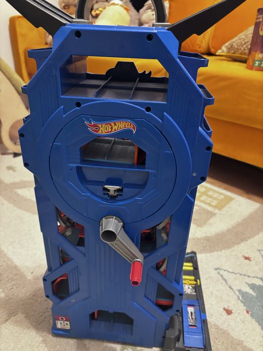Mega garaż hot wheels