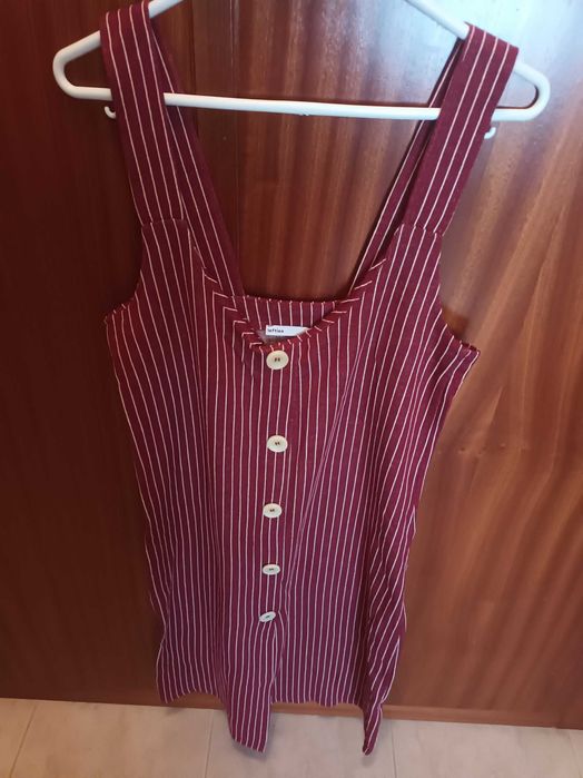 Vestido da lefties, tamanho S,M,muito bonito e elegante