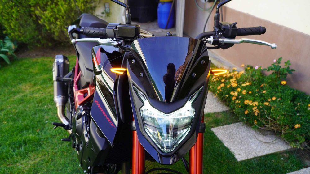 Honda CB750 Hornet 2023 – Apenas 8897 Km - Oportunidade