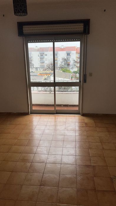 Quartos para alugar em amora