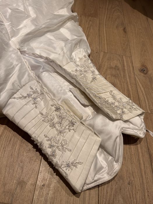 Suknia Ślubna San Patrick Pronovias Group  model Levande R. 36/38