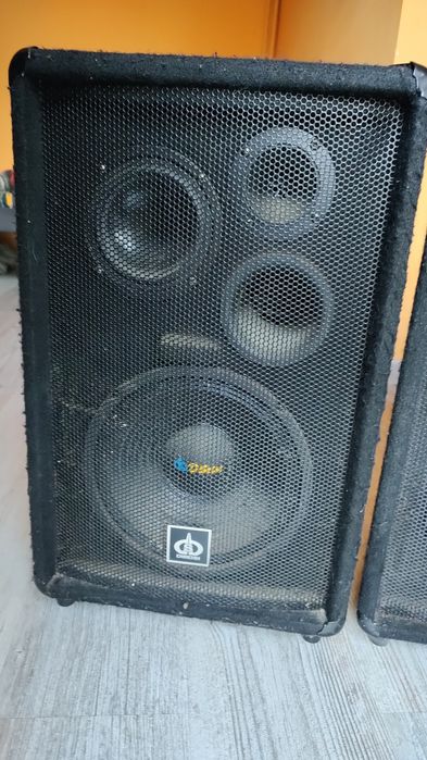 Dwa głośniki Dibeisi po 400 Watt