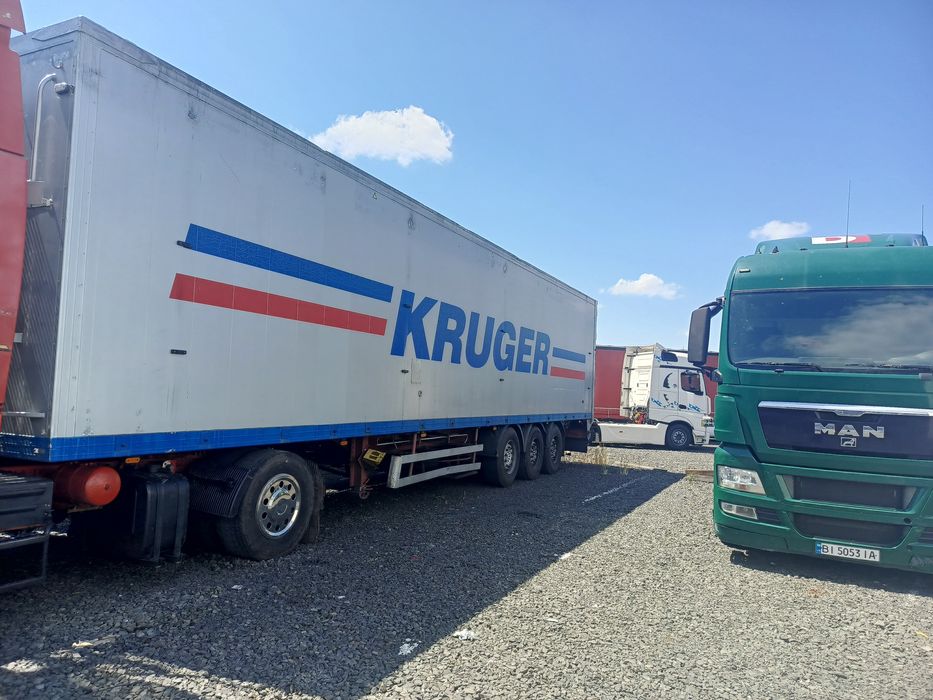 Напів причіп щеповоз