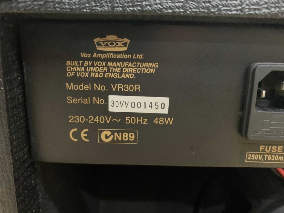 Amplificador VOX VR30R - Clássico Híbrido em Excelente Condição!