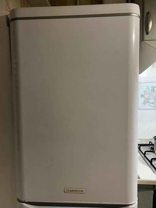 Віддам безкоштовно холодильник