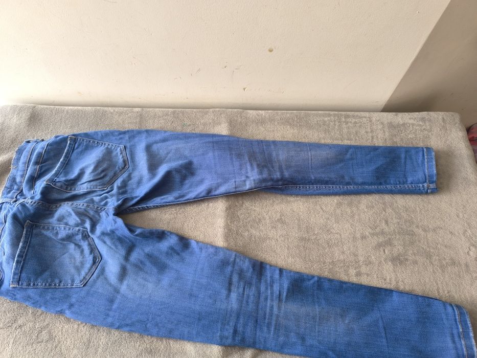 ZARA jeansy rurki,przetarcia rozm.36