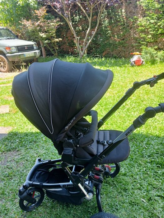 Carrinho de bebé trio da Jané Epic