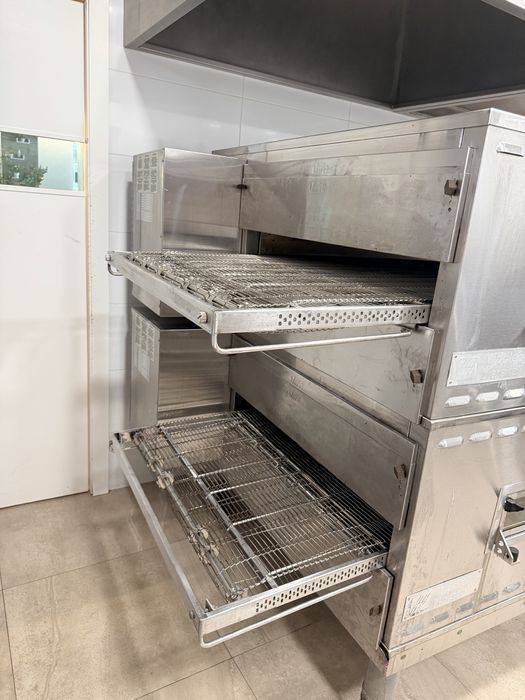 Forno de esteira duplo