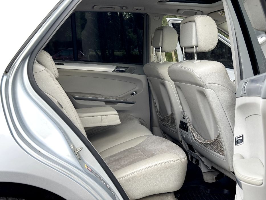 автомобіль мерседес МL 350