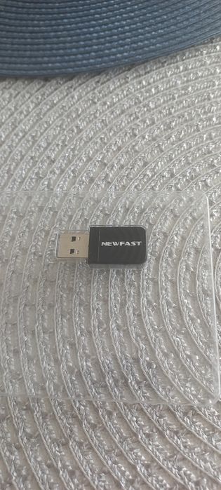 Nowy, zapakowany Adapter