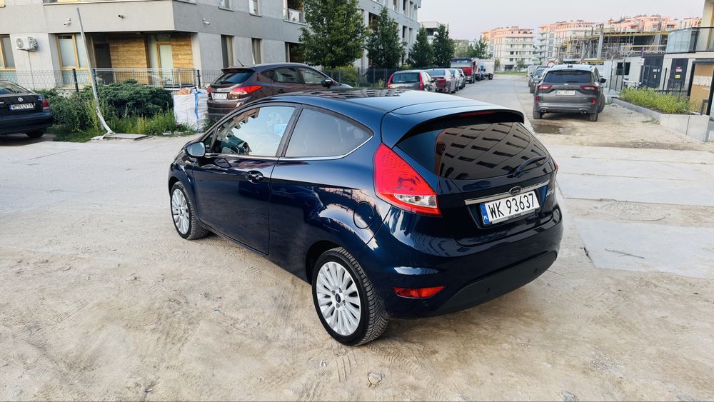 Ford Fiesta mk VII Czujniki parkowania, kamera cofania , Navi Car play, Stan bdb bezwypadkowy do dzis - przytarty tylny prawy blotnik