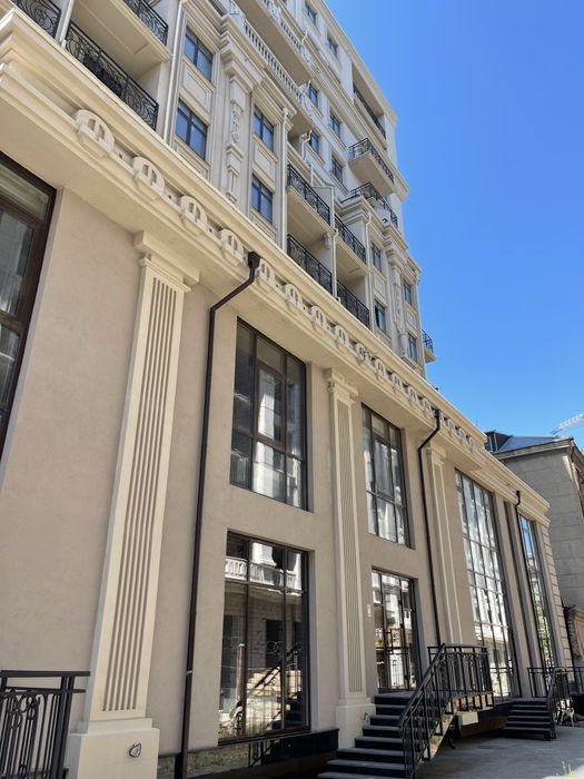 Фітнес. Супермаркет. Учбовий центр . Новий клубний будинок.