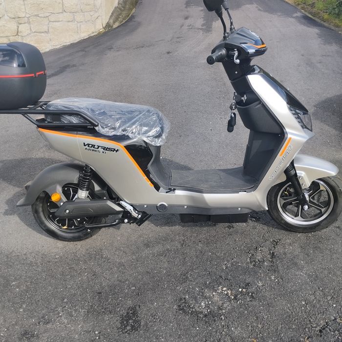 Scooter voutrish Azores X1