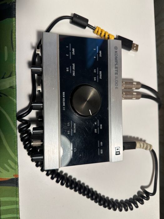 Монітори Yamaha HS5I (пара) комутація та звукова карта