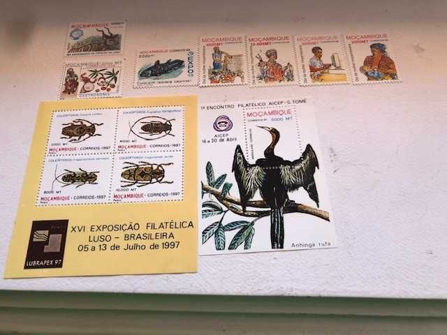 Conjunto 12 selos de Moçambique de 1997 e 1998