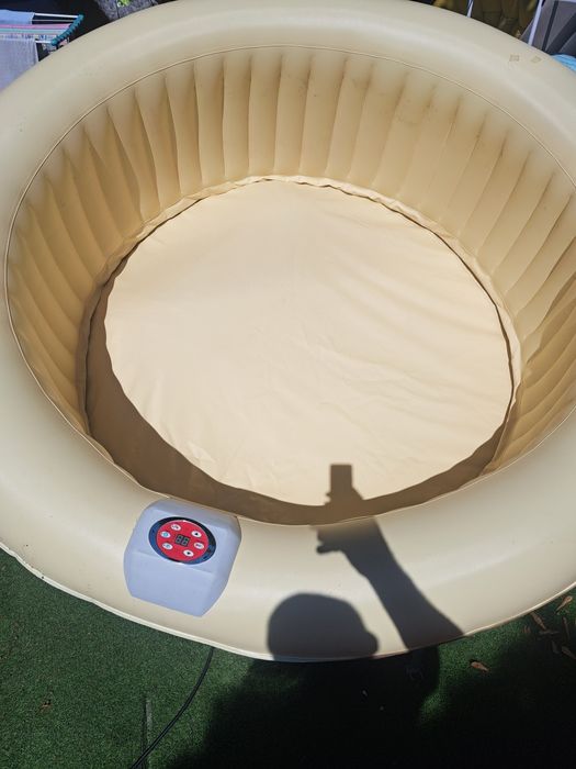 Jacuzzi easy zone 4 osoby jak nowe