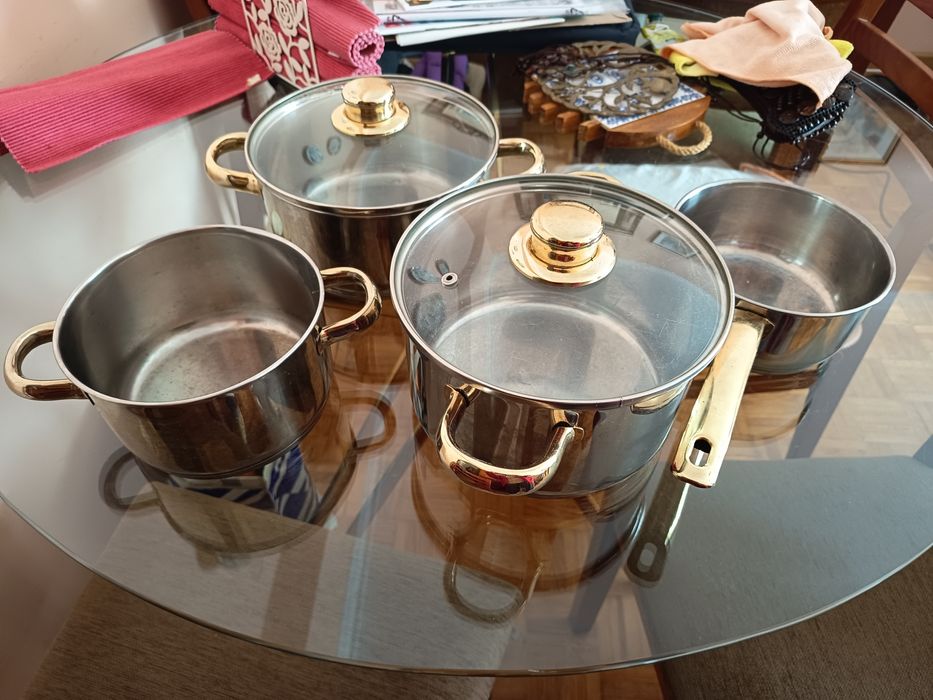 Conjunto de panelas de cozinha, com vidro e dourados