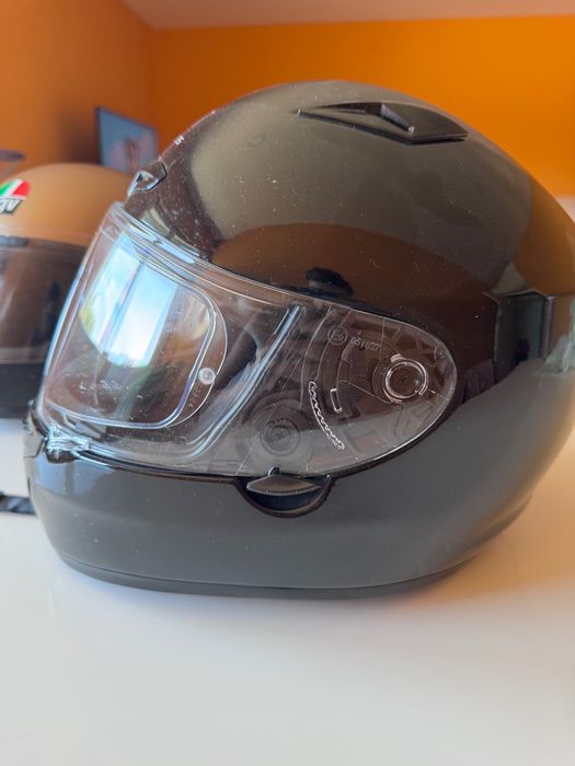 Capacete preto pouco uso