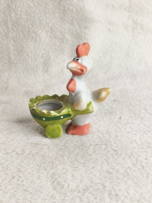 Miniaturowa ceramiczna osłonka na kwiatek kogucik 56