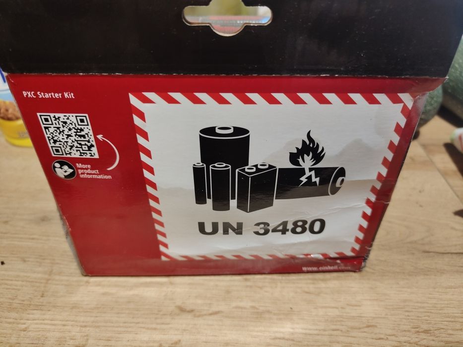 Ładowarka bateria Einhell 4.0 Ah 900 W