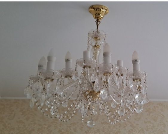 Продам хрустальную люстру