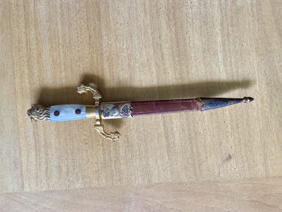 Adaga em excelente estado