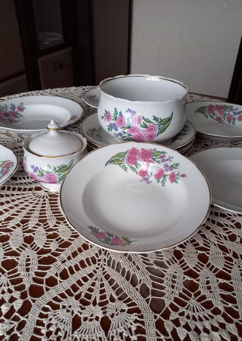 Продам набір столового посуду