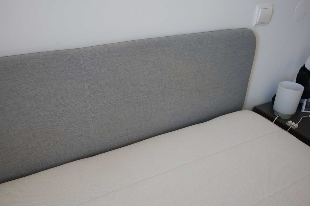 SLATTUM cama estofada com estrado