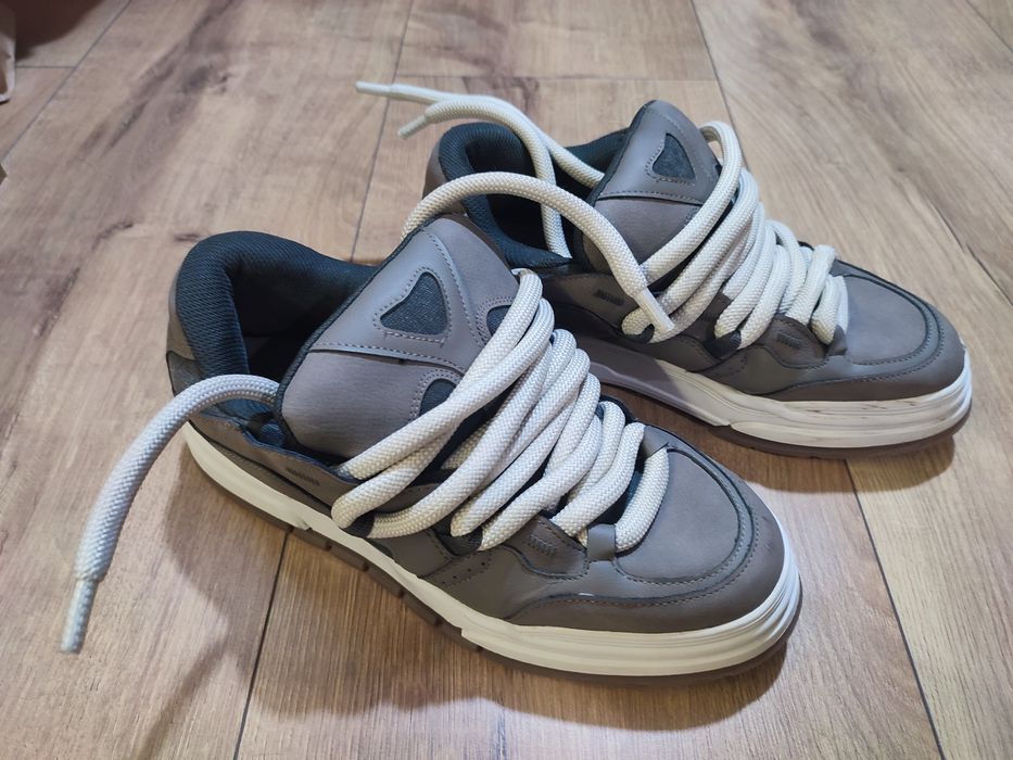 Кроссовки BERSHKA