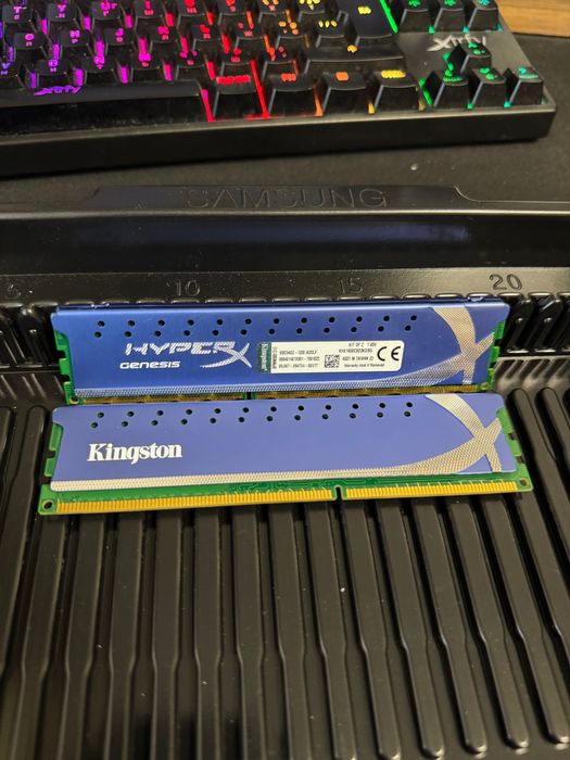 Оперативна памʼять KIT DDR3 8GB (4+4) 1600/2133MHz HyperX/Corsair
