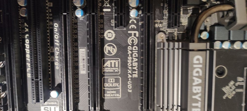 Материнская плата gigabyte sAM3+ нерабочая