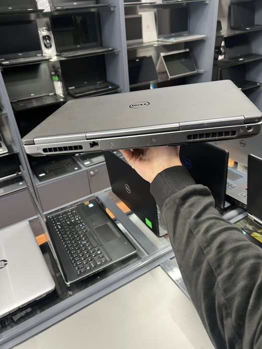 Мощный профессианальный ноутбук dell