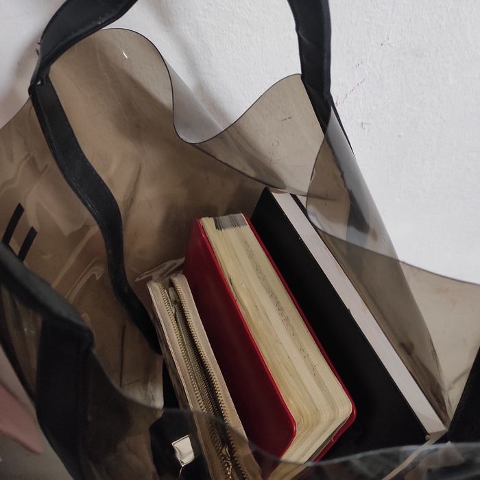 Transparentna torba na zakupy