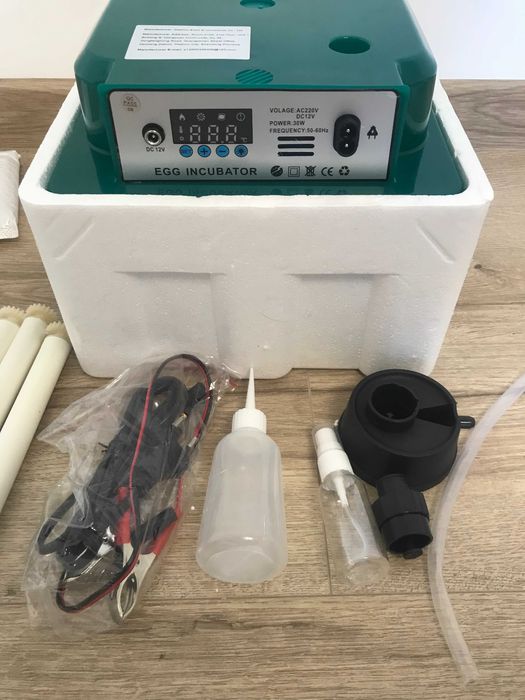 Автоматичний інкубатор CoInceptus для 12-16 яєць