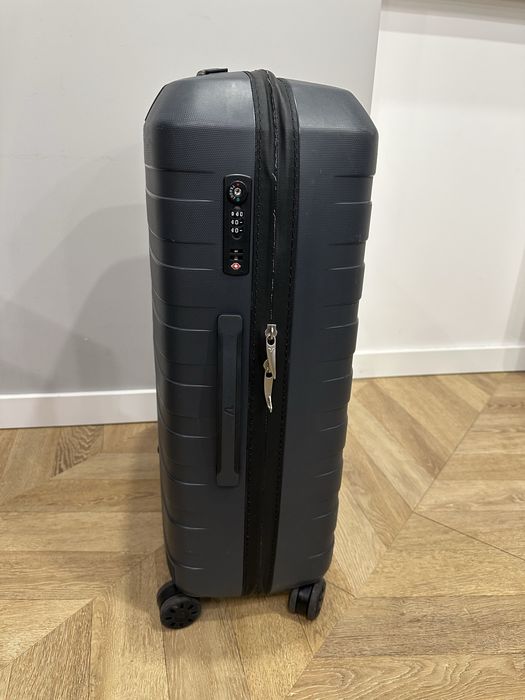 Валіза Roncato box sport 2.0 . Середня. Супер легка і надійна