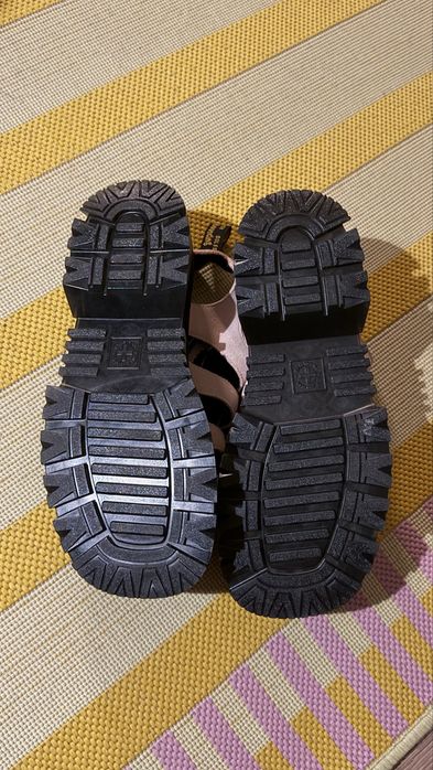 Sandały Dr. Martens Mattison 42 unisex