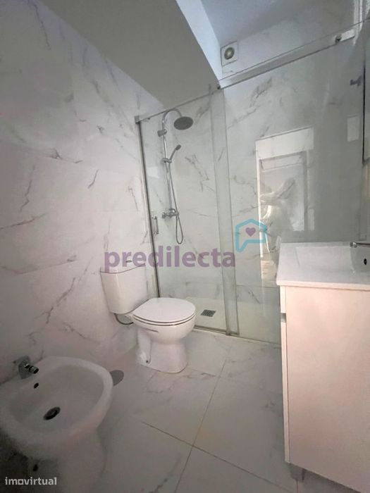 REF4149 - T2 Faria Guimarães, Porto