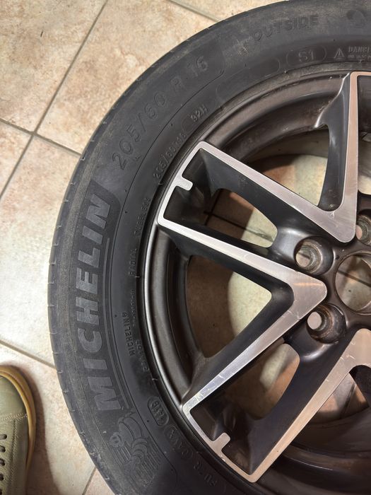 Продам диски Toyota r16 5*114.3