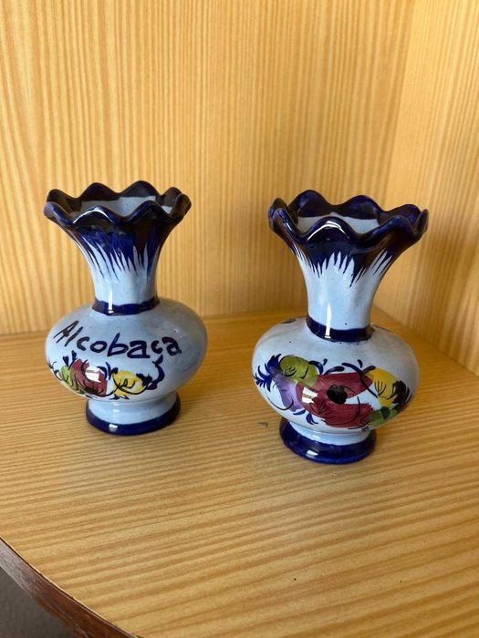 Jarrinhas e cestas Alcobaça feitas à mão