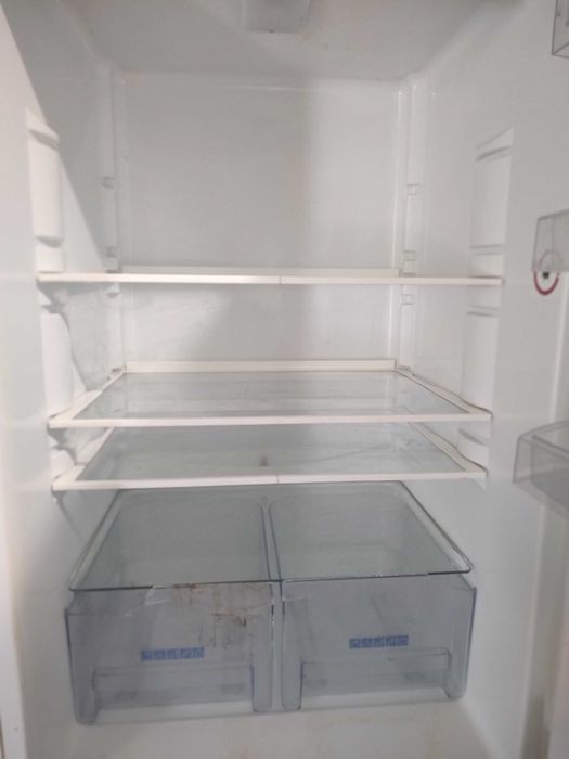 Продам холодильник Snaige RF35