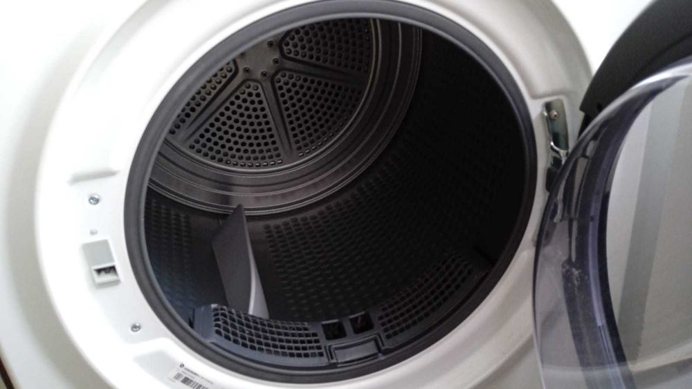 Máquina de secar roupa Ariston 9kgs