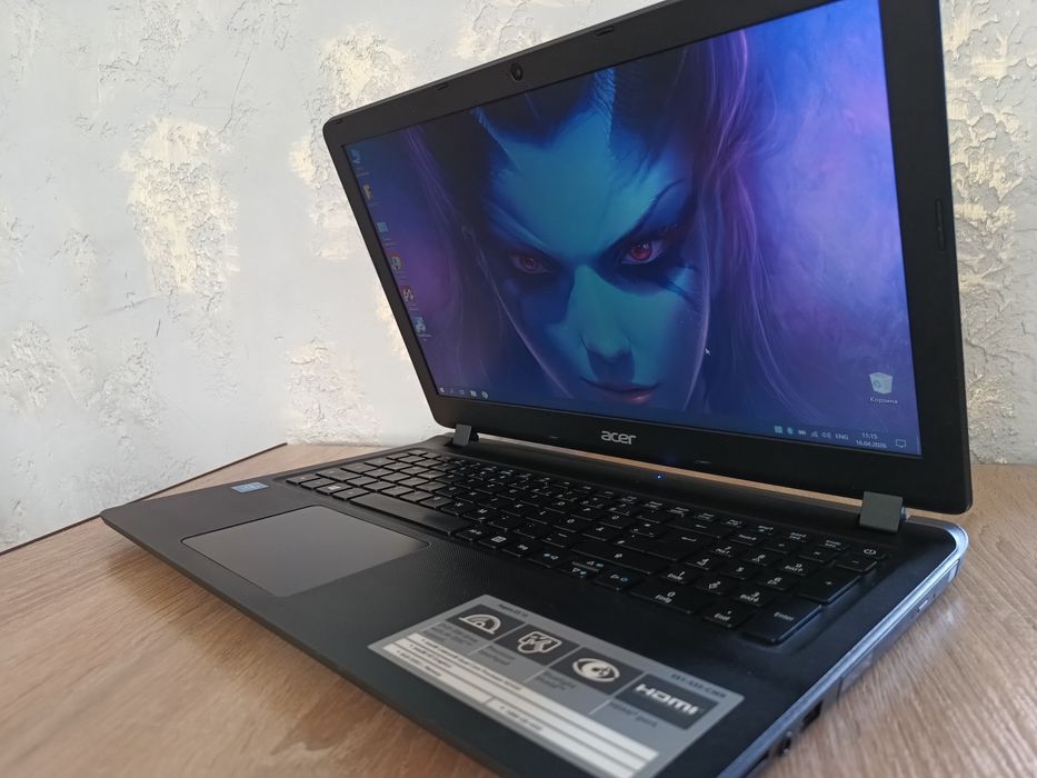 Ноутбук Acer 15.6 дюймов 4-ядра, 8озу /памяти 1 терабайт/полностью исправен.Батарея держит.