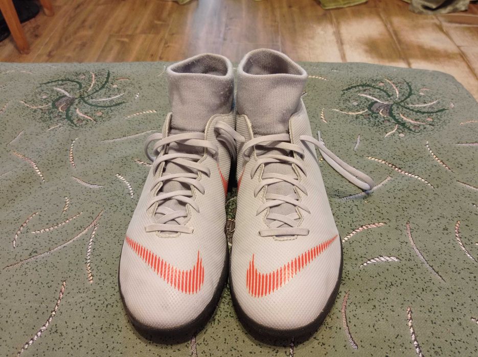 Футзалки Nike Mercurial (оригинал) фирменные размер- 43 стелька-27,5см